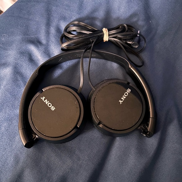 Sony ZX Wired On-Ear Headphones - Picture 1 of 2